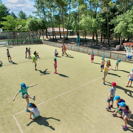 A Avec Piscine Partagee Saint-Jean-de-Monts
